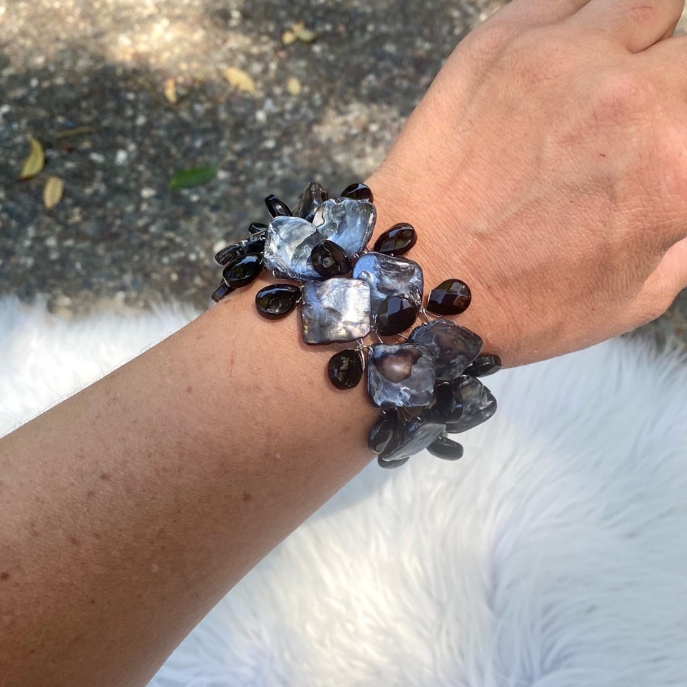 Gray Pearl And Black Crystal Bead Bracelet